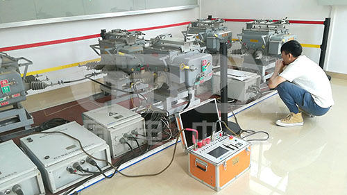 做大電流實驗.jpg 做大電流實驗.jpg